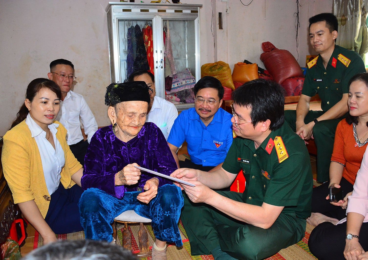 Bệnh viện Quân y 175 khám bệnh, cấp thuốc cho đồng bào vùng biên giới Bình Phước