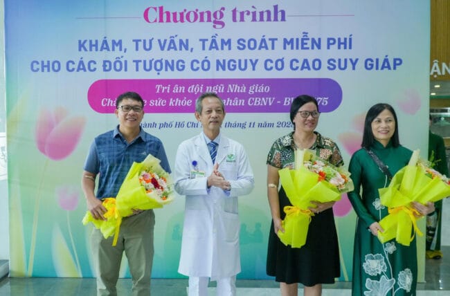 BỆNH VIỆN QUÂN Y 175 TRI ÂN NGÀY NHÀ GIÁO VIỆT NAM QUA CHƯƠNG TRÌNH KHÁM, TƯ VẤN, TẦM SOÁT MIỄN PHÍ SUY GIÁP 