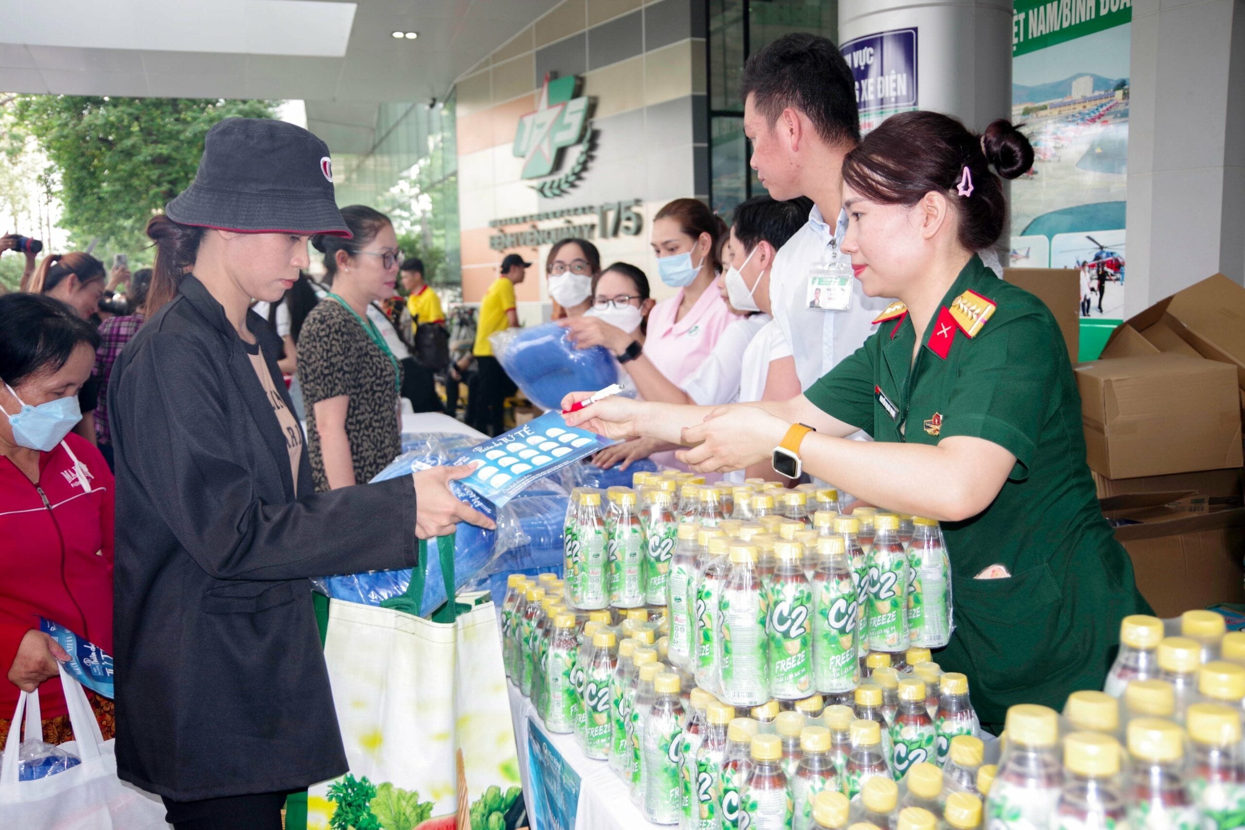 “Phiên chợ tử tế” chăm lo bệnh nhân hoàn cảnh khó khăn